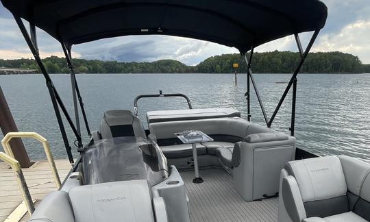 LAKE NORMAN LUXURY PONTOON RENTAL! 5 STAR, FIRST CLASS SERVICE!