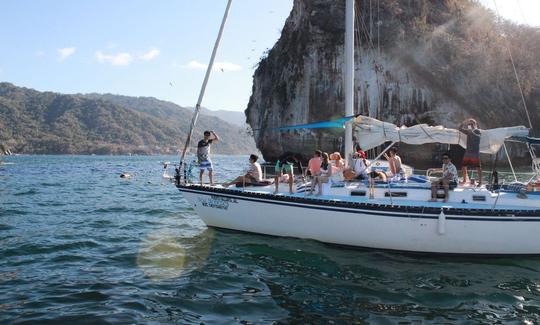 Beautiful sailboat hunter 40ft adventure sea breezes in Puerto Vallarta