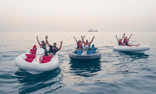 Drive your own boat per group/family or as a couple, you do not share your boat with strangers.