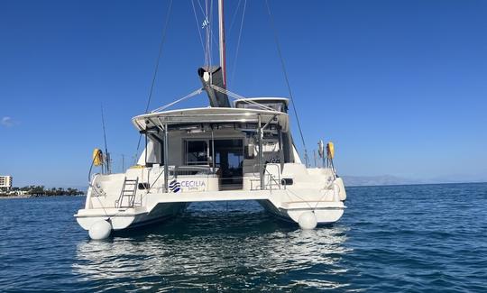 Catamarã à vela Leopard 44 com capitão e anfitriã em Kontokali, Grécia