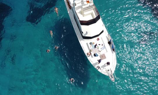 Yacht hire in san antonio 12 pax