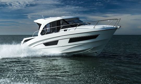 Motorboat rental in Split, Croatia - Beneteau Antares 9 OB (Arya)