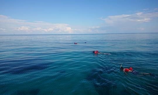 Mexico Rocks Shared Day Sail in Belize