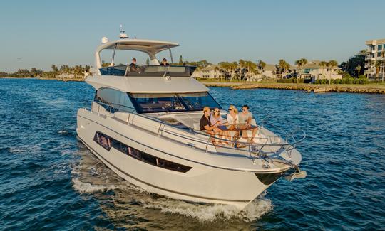 “Sun Space” Prestige Flybridge em Sarasota FL