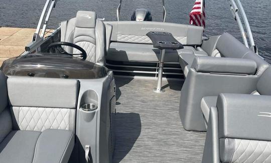 150HP Luxury 2023 Bennington Pontoon Boat on Lake Oconee