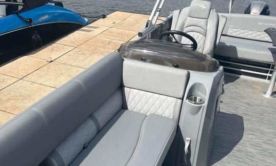 150HP Luxury 2023 Bennington Pontoon Boat on Lake Oconee