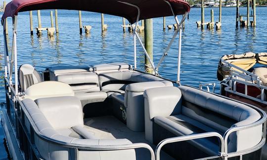 Barco flutuante divertido Avalon de 24 pés em Fort Walton Beach