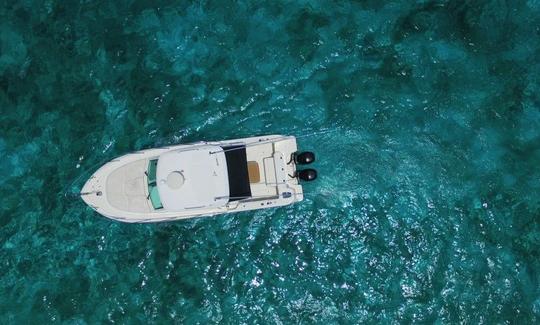 37’ Boston Whaler for 10 Passengers. Visit el Cielo Cozumel