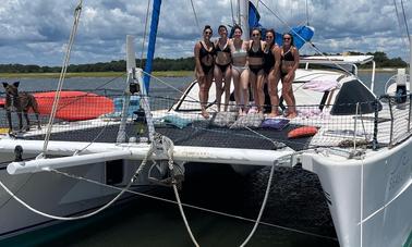 🎉🐬⛵️ ENORME catamarán a vela en Charleston en Folly Beach, Carolina del Sur