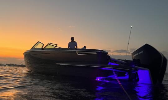 Bateau de luxe Mastercraft Aviara de 34 pieds à Charleston