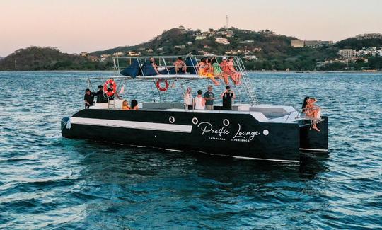 El mejor alquiler de catamarán a motor en Tamarindo, Costa Rica