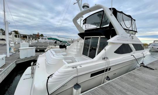 Yacht in Washington D.C. for up to 20 guests — $400/hr Weekday & $750/hr Weekend