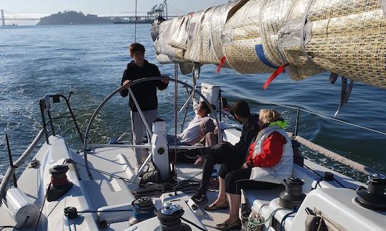 Iate à vela Tripp 43 Cruiser Racer na Baía de São Francisco