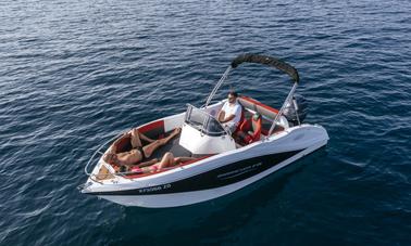 Alquiler de Okiboats Barracuda 545 Black en Zadar, Croacia