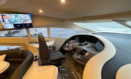 Mega Yacht AZM PLUS de 72 pés disponível com 3 cabines em Istambul! B66!