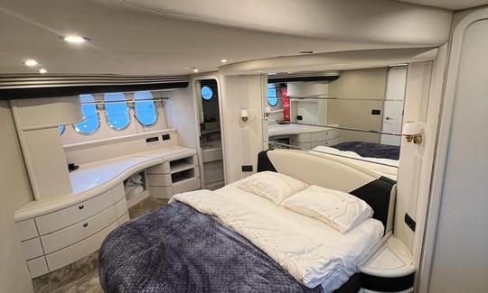 Mega Yacht AZM PLUS de 72 pés disponível com 3 cabines em Istambul! B66!