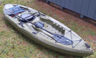 10ft Lifetime Fishing Kayak in Middlebury