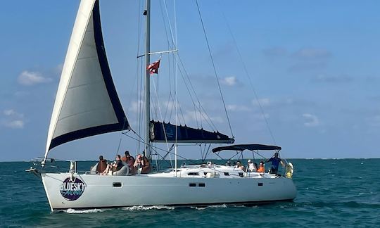 Beneteau Oceanis 473 Luxury Sailing Charter in Grand Cayman, Cayman Islands