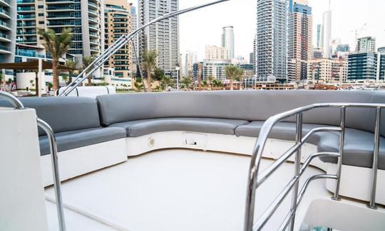 Alugue o Gulf Craft Yacht de 55 pés em Dubai, Emirados Árabes Unidos