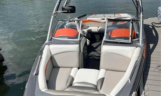 ALL INCLUSIVE Wakeboard & Wake Surf Boat in Horseshoe Bay, Texas Lake LBJ 