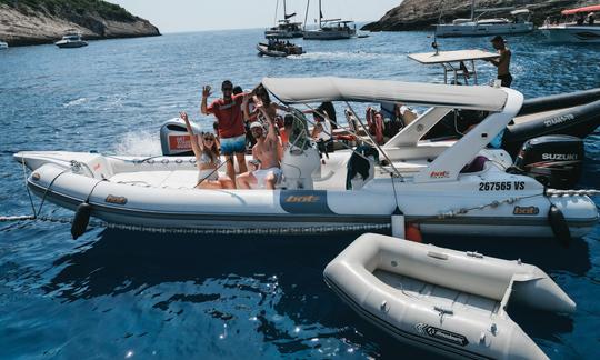 Visite de l'île de Vis avec un BAT Arctic 745 RIB de 24 pieds