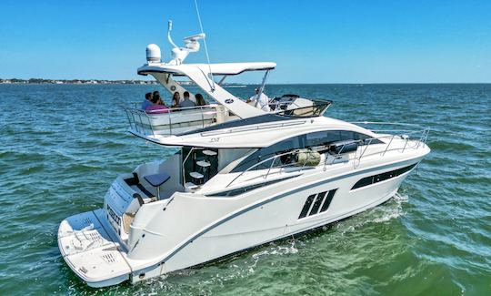 Location d'un mégayacht Sea Ray Flybridge Power « Poseidon SR » de 55 pieds à Tampa, en Floride