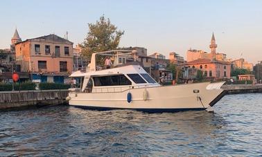 Beautiful Motor Yacht for tours in İstanbul