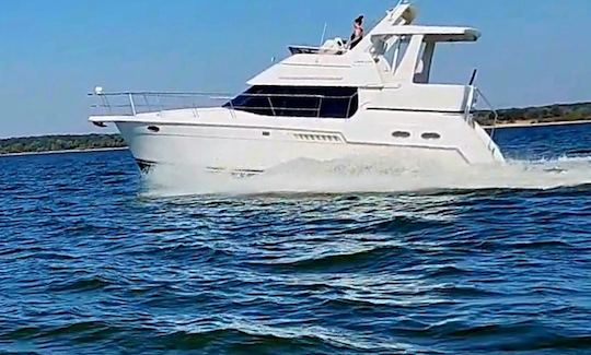 Best Deal out there! 41ft. Carver Motor Yacht Charter on Lake Texoma