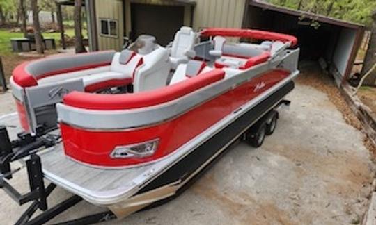 Avalon Tritoon 2023 con buscador de peces en Lake Bridgeport, TX