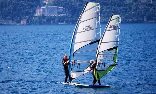 Cours de planche à voile à Alicante