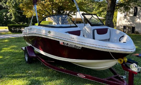 18ft Tahoe ski boat Rental in Smithville, Tennessee