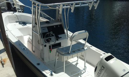 Mako Center Console with 200 hp 4 stroke Rental in Key Largo, Florida