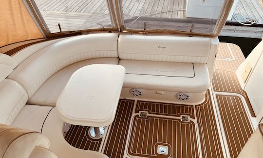 NEW!!! SPACIOUS 40ft Cruisers Yacht, Power…in the Lake, Chicago