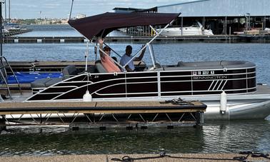 Bennington Tritoon de 23 pés 2022 para alugar em Lake Ray Hubbard, Sapphire Bay-Rockwall