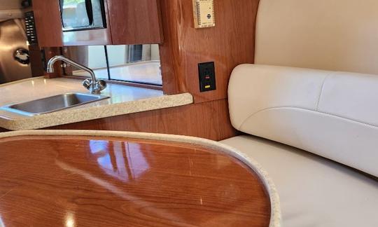 30' Regal Cabin Cruiser on Lake Livingston