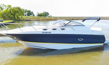 30' Regal Cabin Cruiser on Lake Livingston