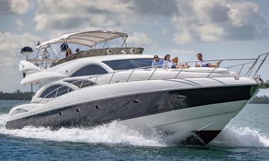 Enorme capacidade Sunseeker de 74 pés para 13 pessoas com Flybridge em Miami Beach, Flórida