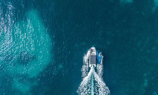 Paseo en barco privado por la bahía de Palma.