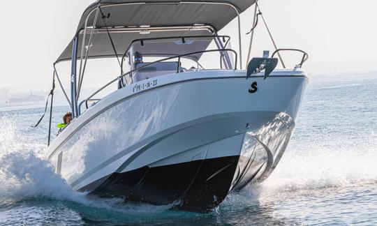 Paseo en barco privado por la bahía de Palma.