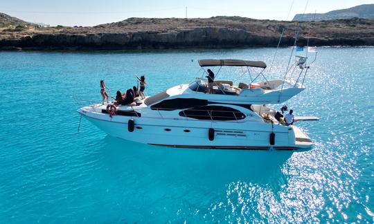 Explore Agia Napa - Protaras, Chipre en un yate a motor de 49 pies