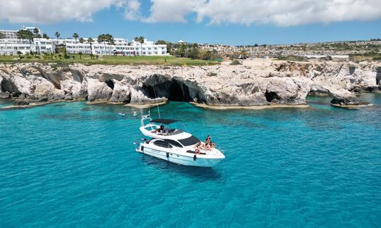 Explore Agia Napa - Protaras, Chipre en un yate a motor de 49 pies