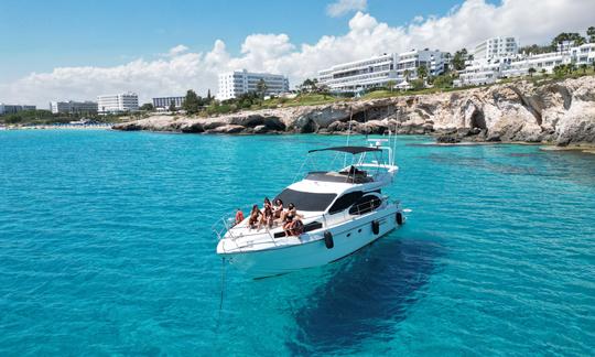 Explore Agia Napa - Protaras, Chipre, en un yate a motor de 49 pies para 20 personas