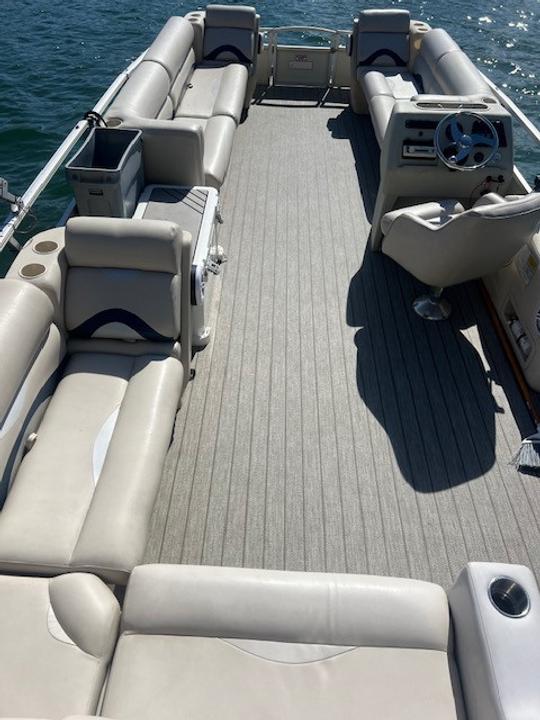 27ft Sun Tracker Tritoon Party Barge for up to 17 Guests *Only on Lake Austin*