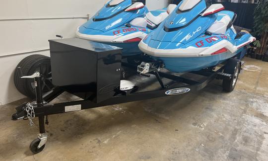 Comes as a set! ((2 Jet Ski's plus trailer)