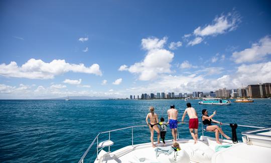 Luxe Catamaran in Waikiki, Hawaii - 43ft Private Catamaran Yacht