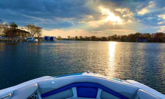 2022 Axis Surfboat on Lake Minnetonka