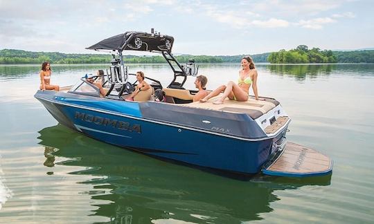 Alquiler 2020 de Moomba MAX en Salmon Arm