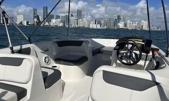 Bayliner Bareboat Rental for Intracoastal Miami — Free Parking! 