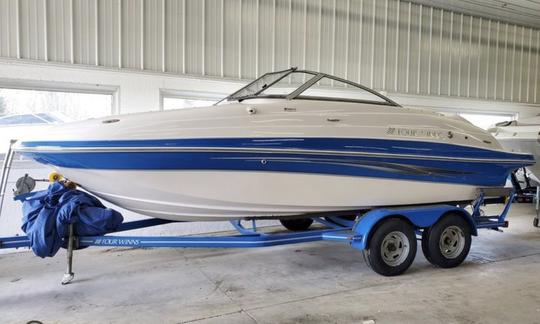 Beautiful Deck Boat with captain on Lake Zurich