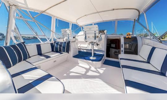 Navegue com estilo em um “Ocean Yachts” de 40 pés. Banheiro/assentos para 10/cabines privadas